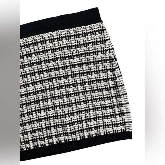 Aritzia Babaton Salvatore Italian Merino Wool Tweed Knit Skirt Black White Large - Picture 10 of 12
